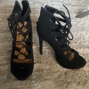 Black heels size 6